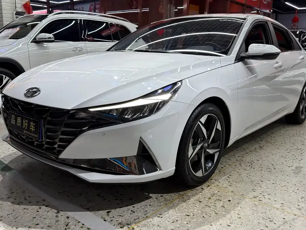 Hyundai Elantra 2023