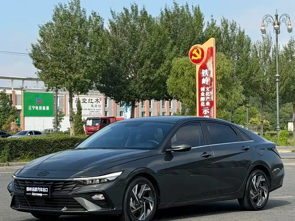 Hyundai Elantra 2023