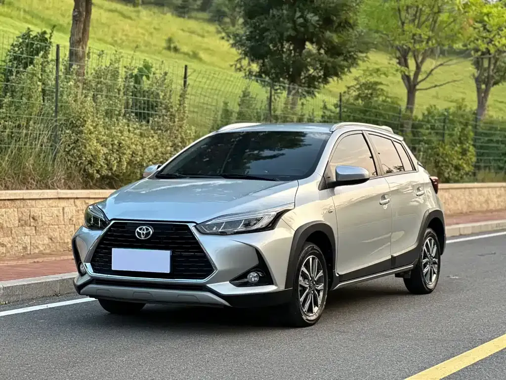 Toyota Yaris L 2022