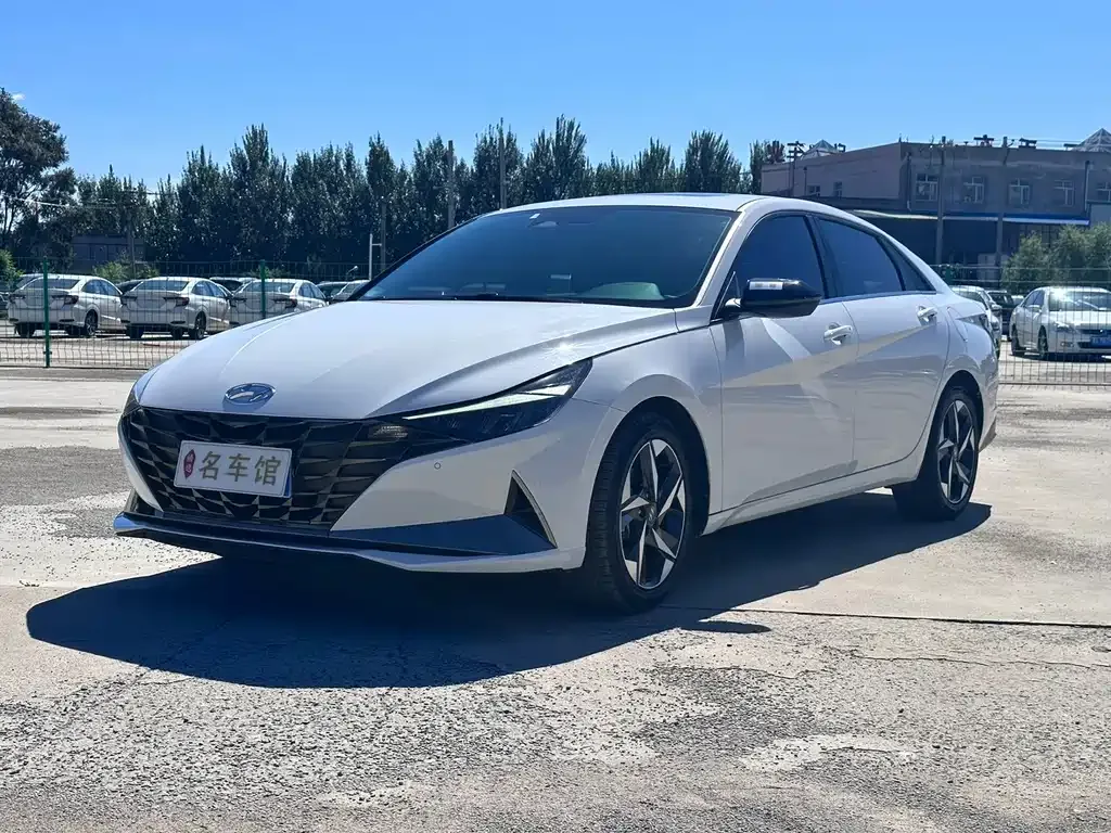 Hyundai Elantra 2022