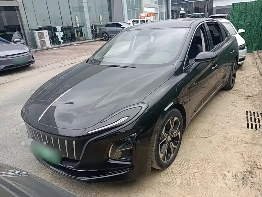 Hongqi E-QM5 2023