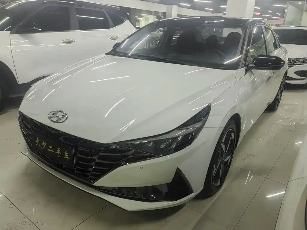 Hyundai Elantra 2022