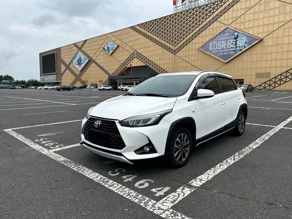 Toyota Yaris L 2022