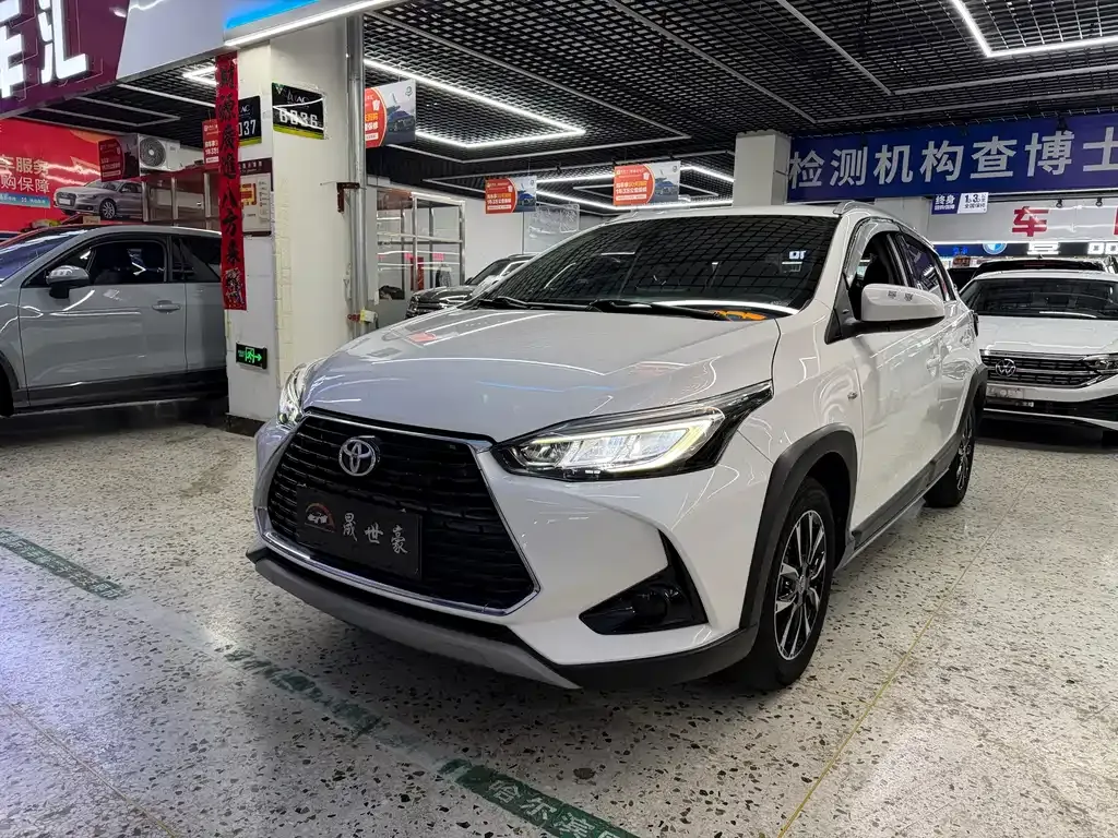 Toyota Yaris L 2022