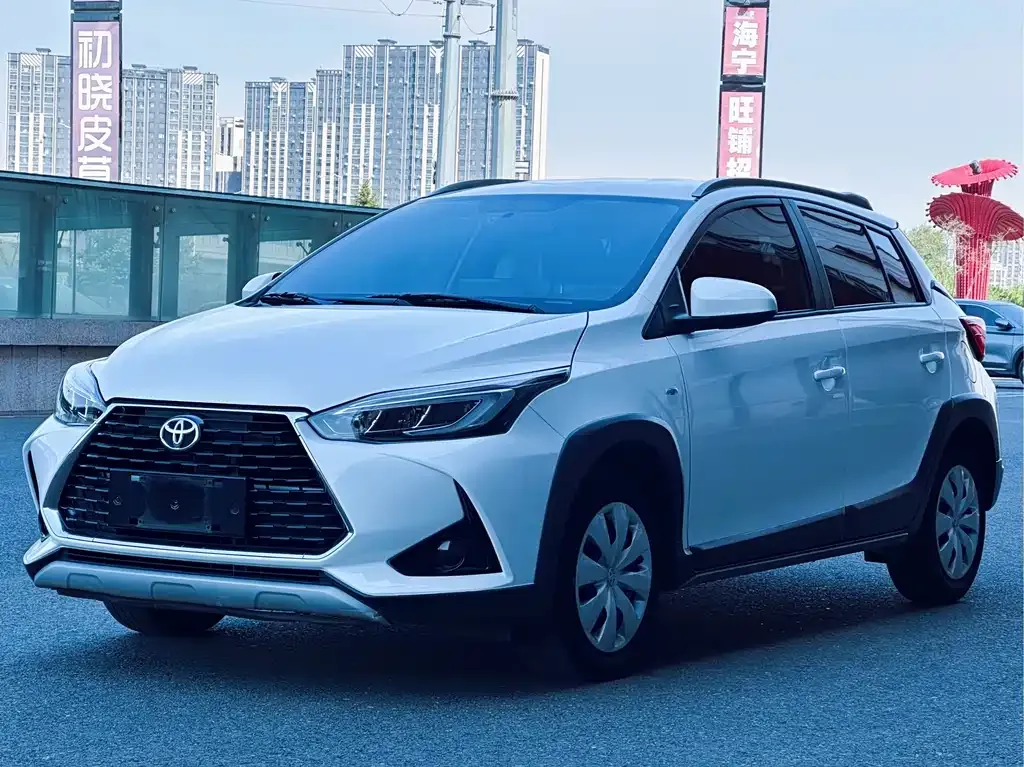 Toyota Yaris L 2022