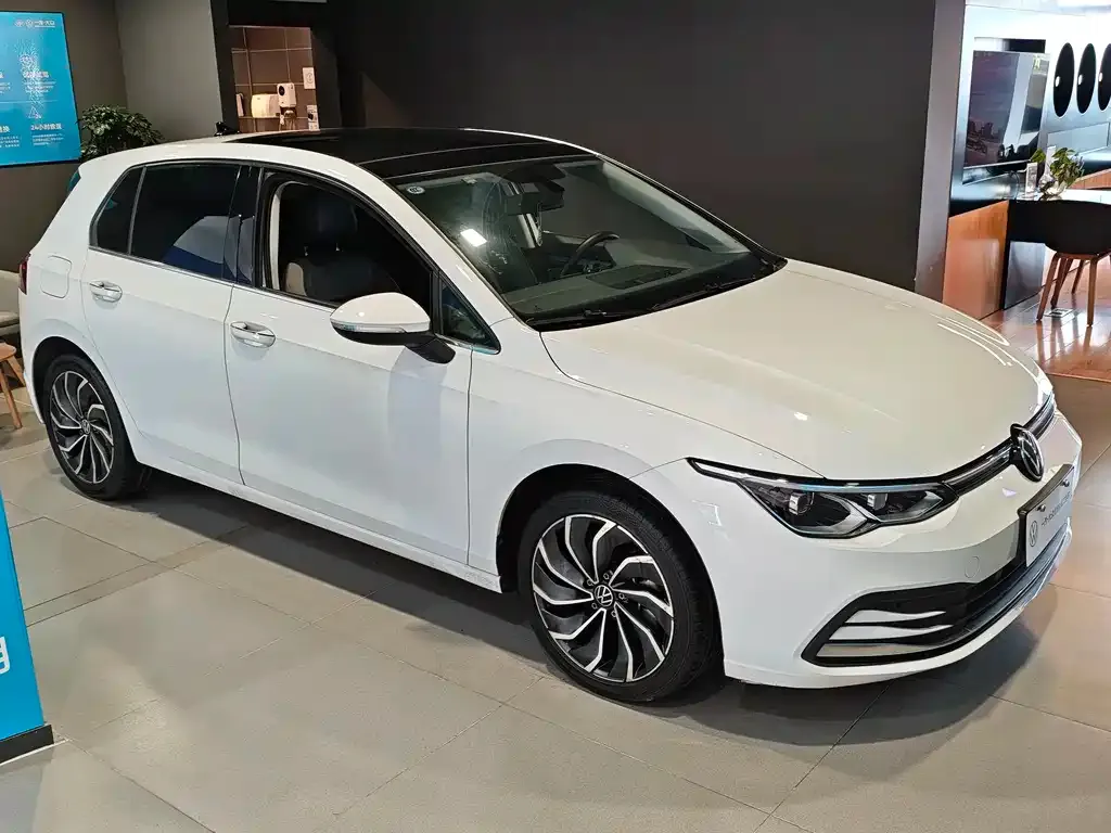 Volkswagen Golf 2024