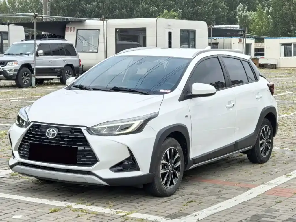 Toyota Yaris L 2022