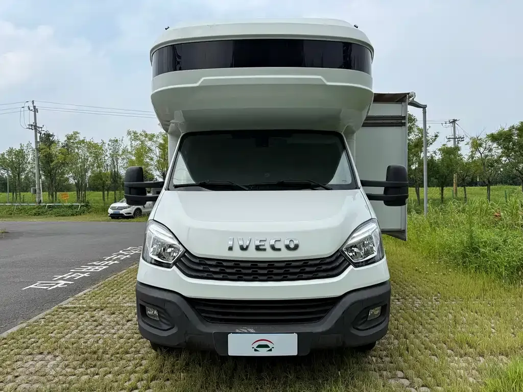 IVECO Ousheng 2022