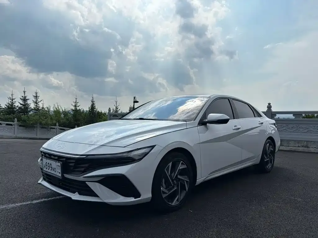 Hyundai Elantra 2024