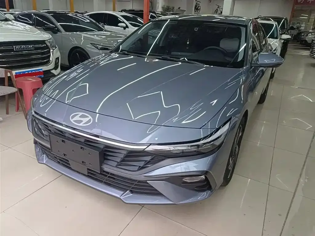 Hyundai Elantra 2024