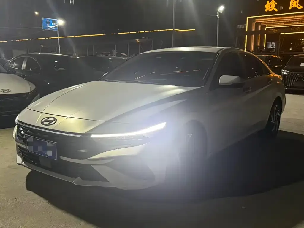 Hyundai Elantra 2024