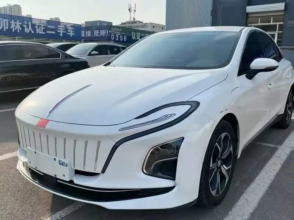 Hongqi E-QM5 2024