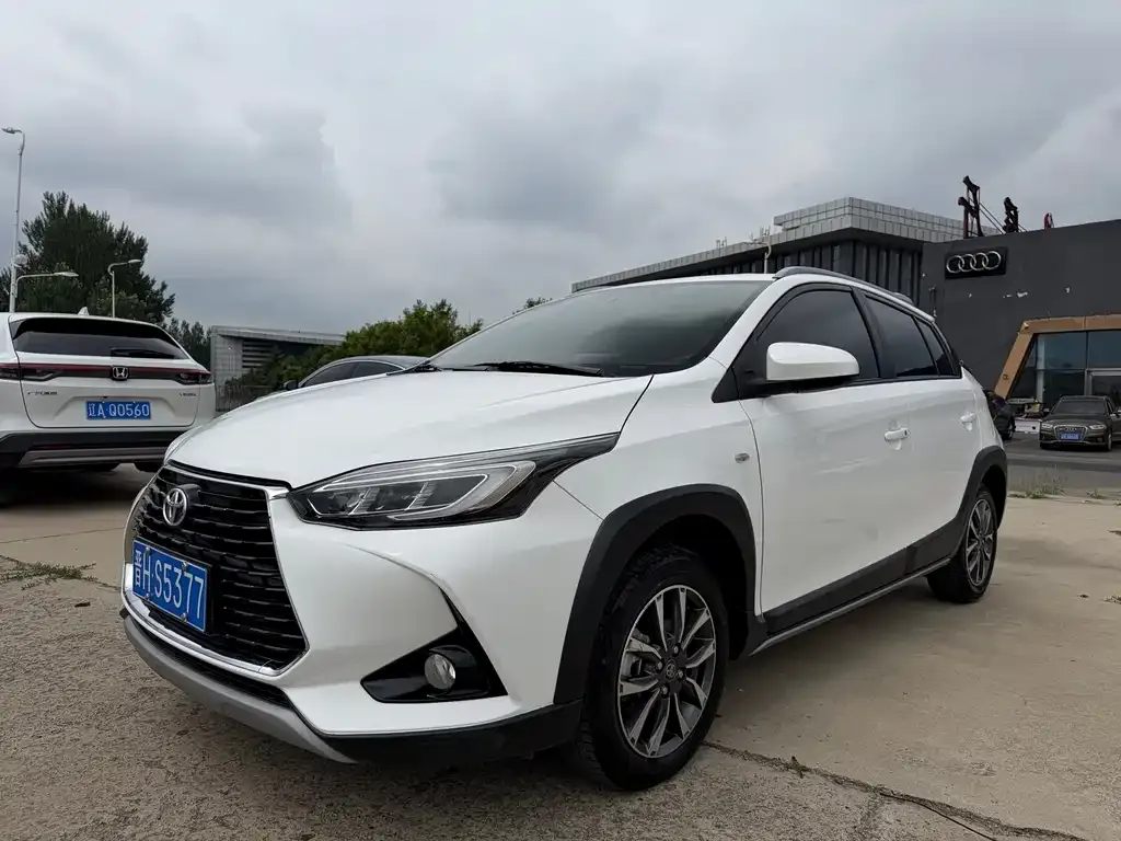 Toyota Yaris L 2022