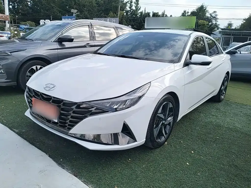 Hyundai Elantra 2022