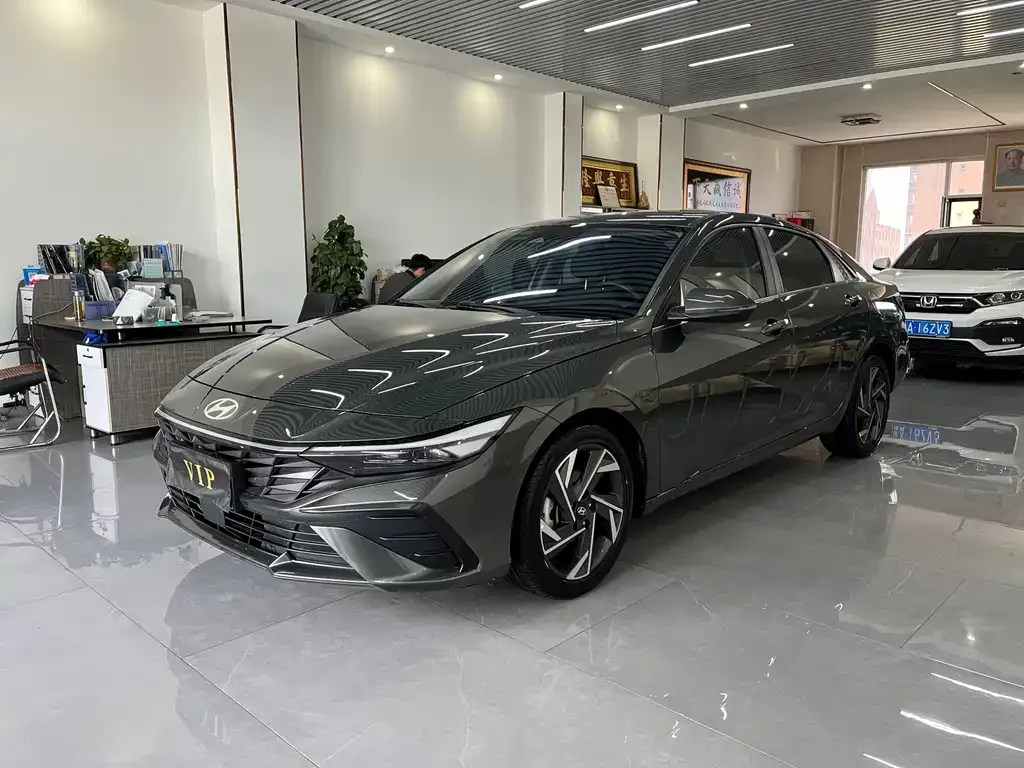 Hyundai Elantra 2024