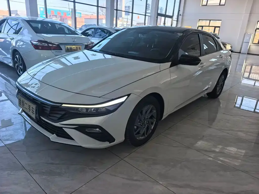 Hyundai Elantra 2025