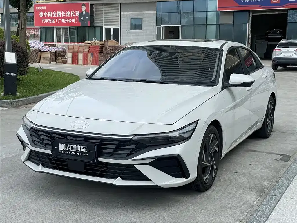 Hyundai Elantra 2025
