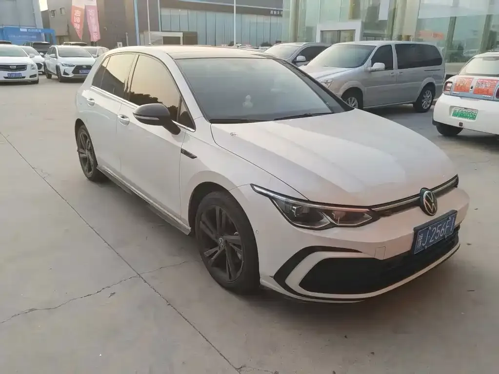Volkswagen Golf 2024