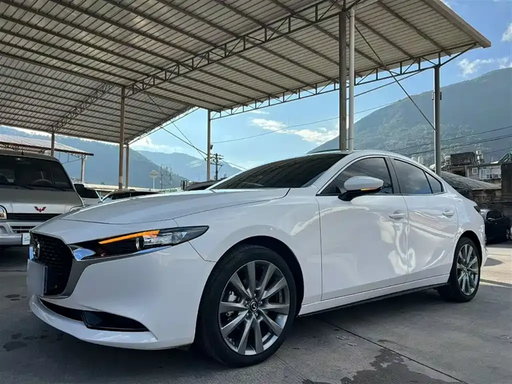 Mazda 3 Axela 2024