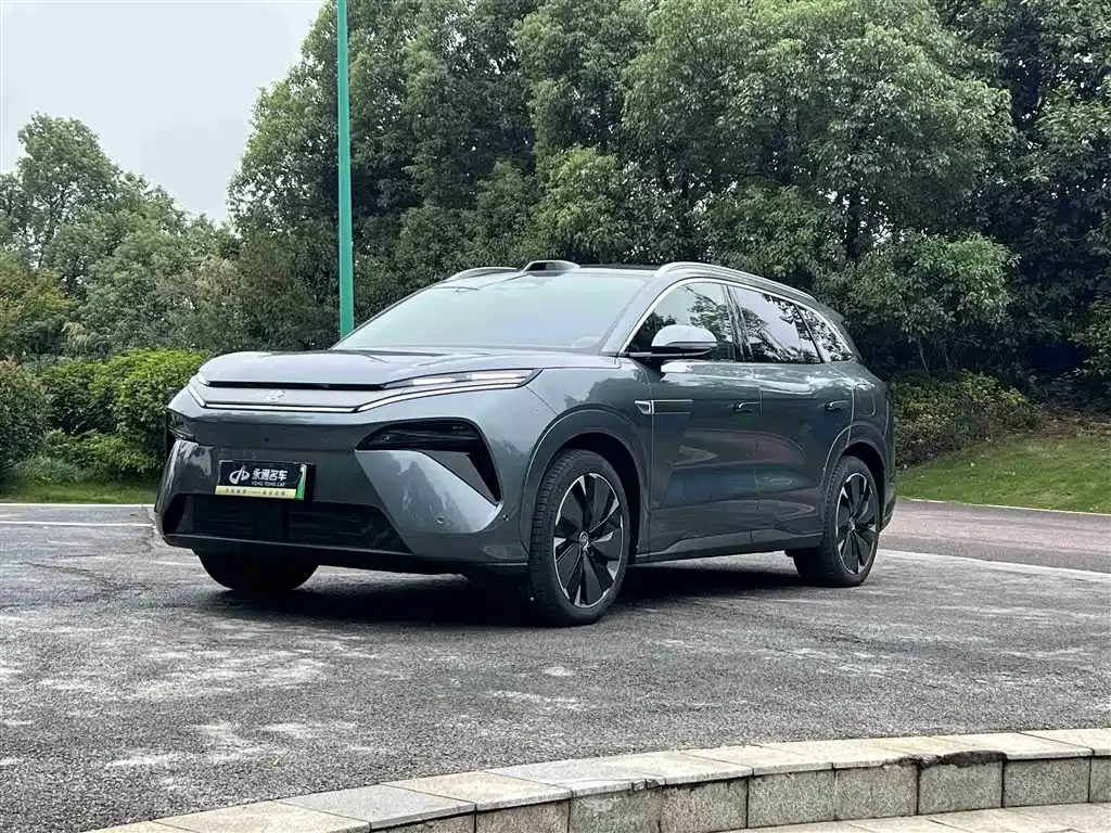 BYD Tang L 2025