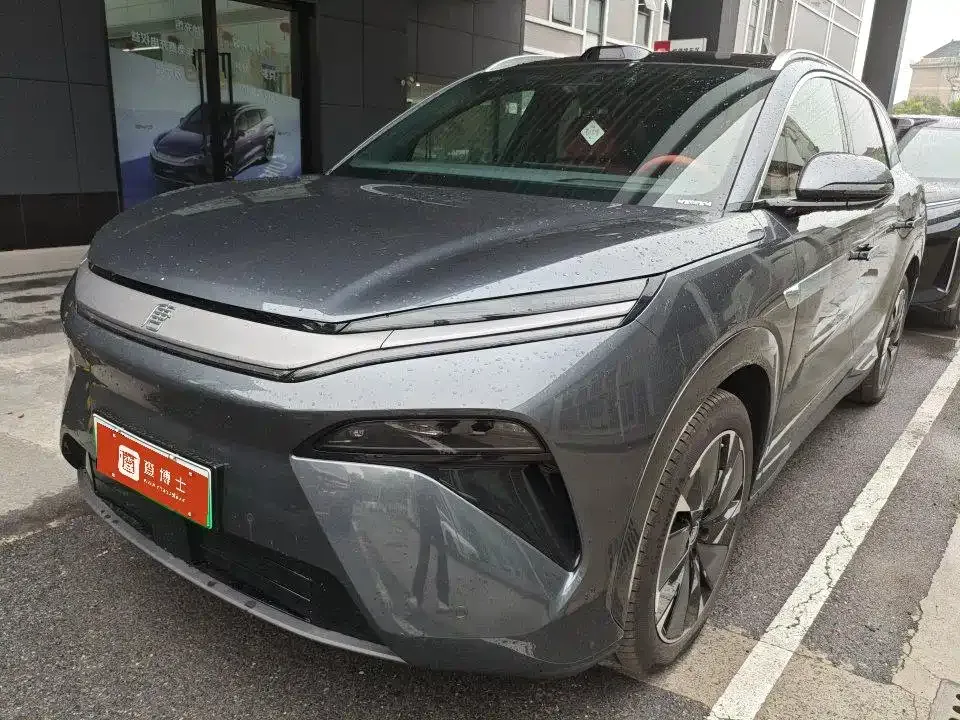 BYD Tang L 2025