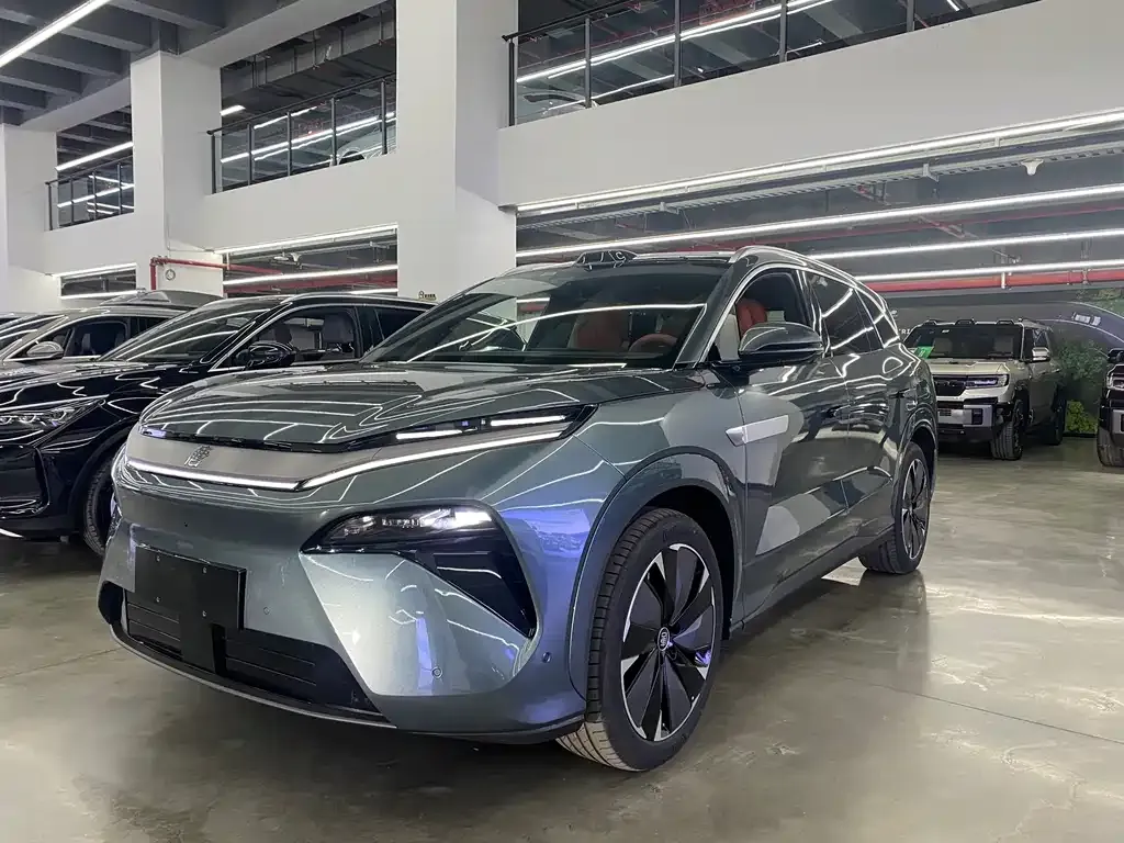 BYD Tang L 2026