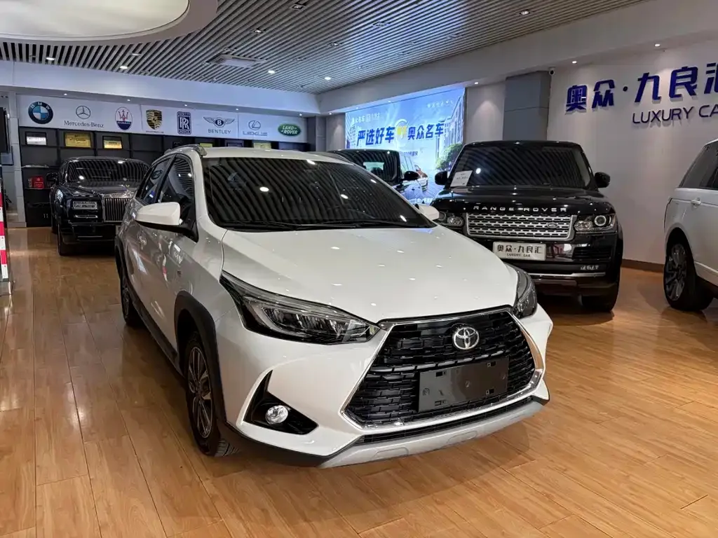 Toyota Yaris L 2023