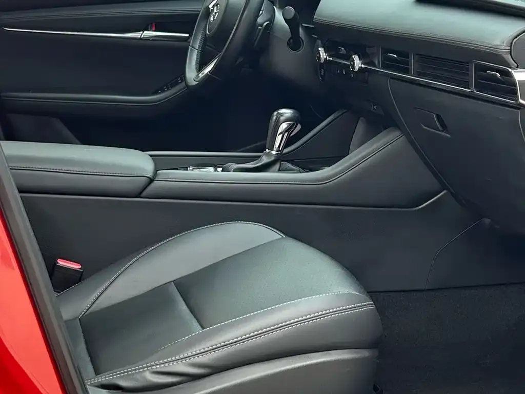 Mazda 3 Axela 2024