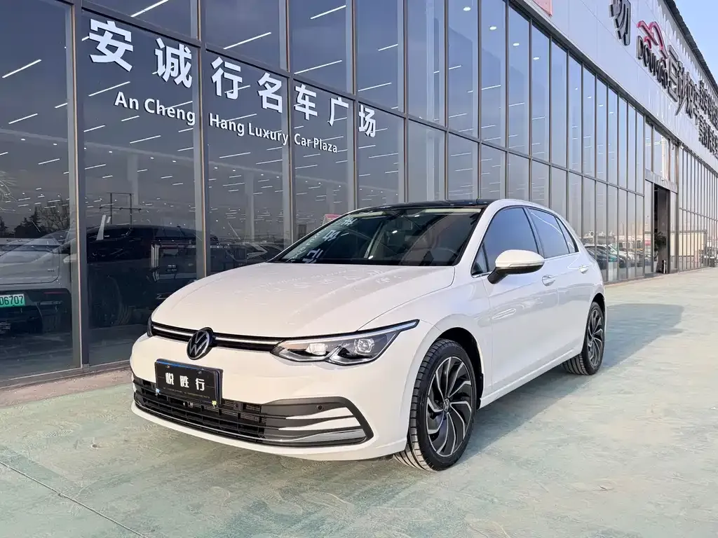 Volkswagen Golf 2024