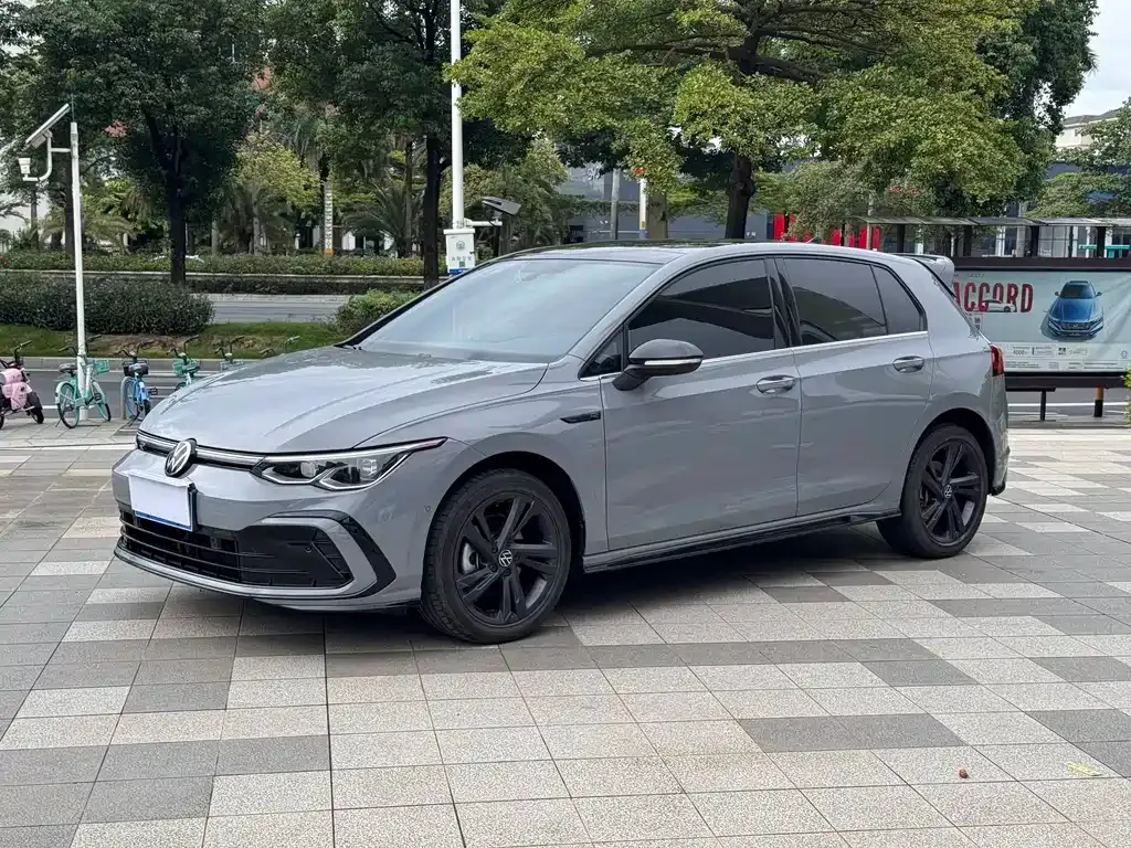 Volkswagen Golf 2024