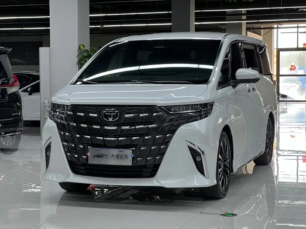 Toyota Alphard 2026