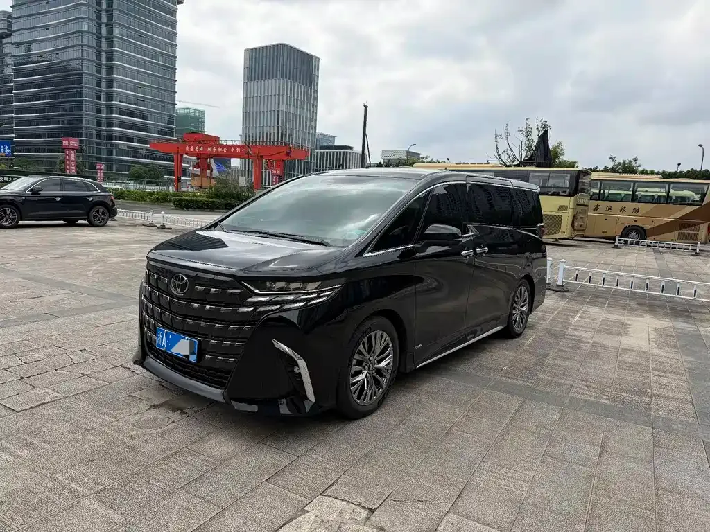 Toyota Alphard 2025