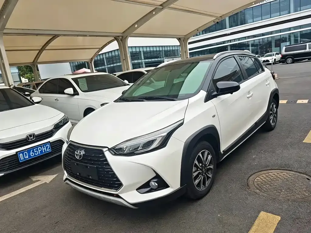 Toyota Yaris L 2023
