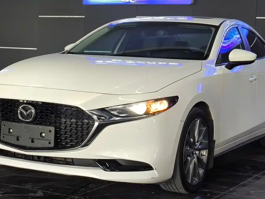Mazda 3 Axela 2024