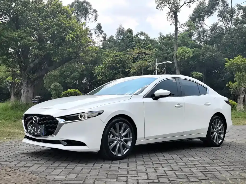 Mazda 3 Axela 2024