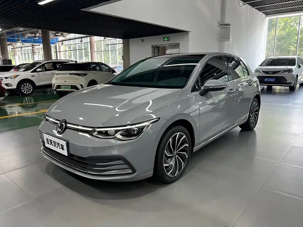 Volkswagen Golf 2024