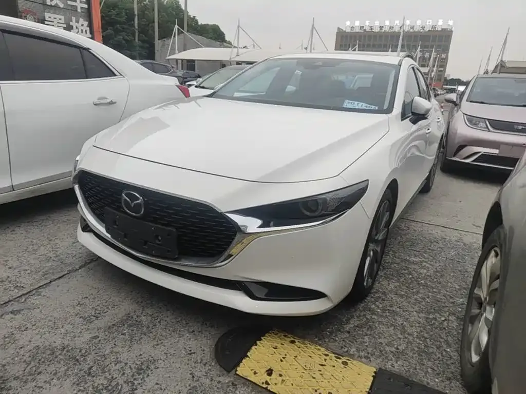 Mazda 3 Axela 2024