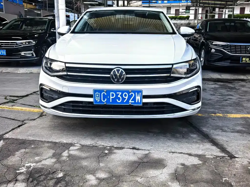 Volkswagen Bora 2023