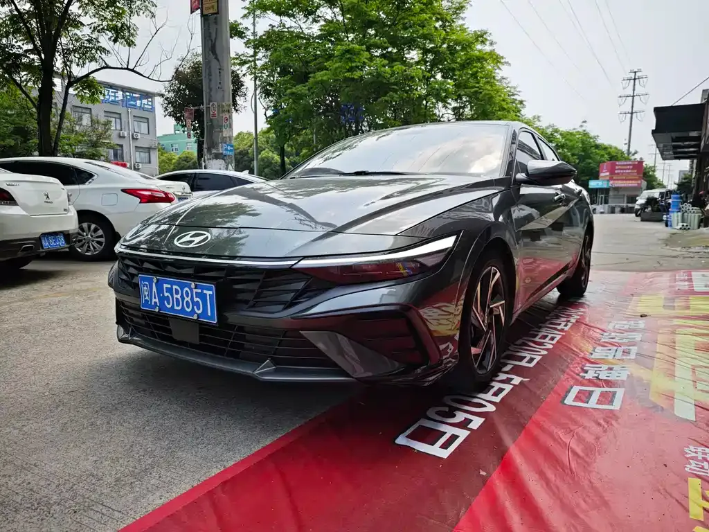 Hyundai Elantra 2024