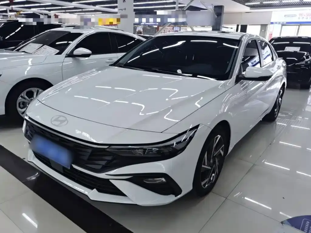 Hyundai Elantra 2024