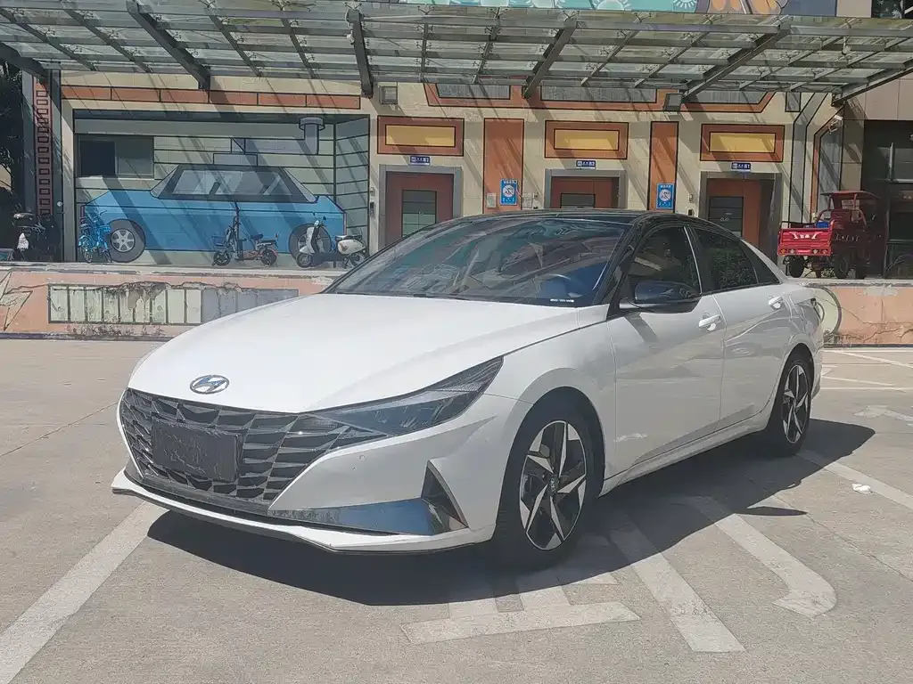 Hyundai Elantra 2023