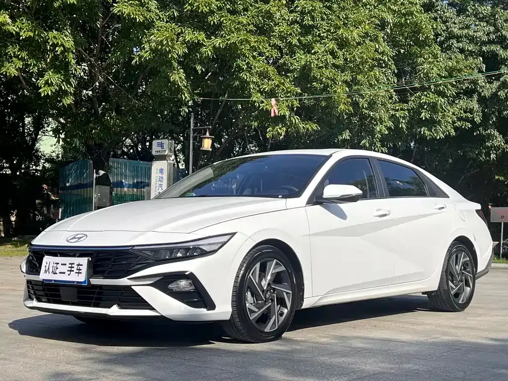 Hyundai Elantra 2024
