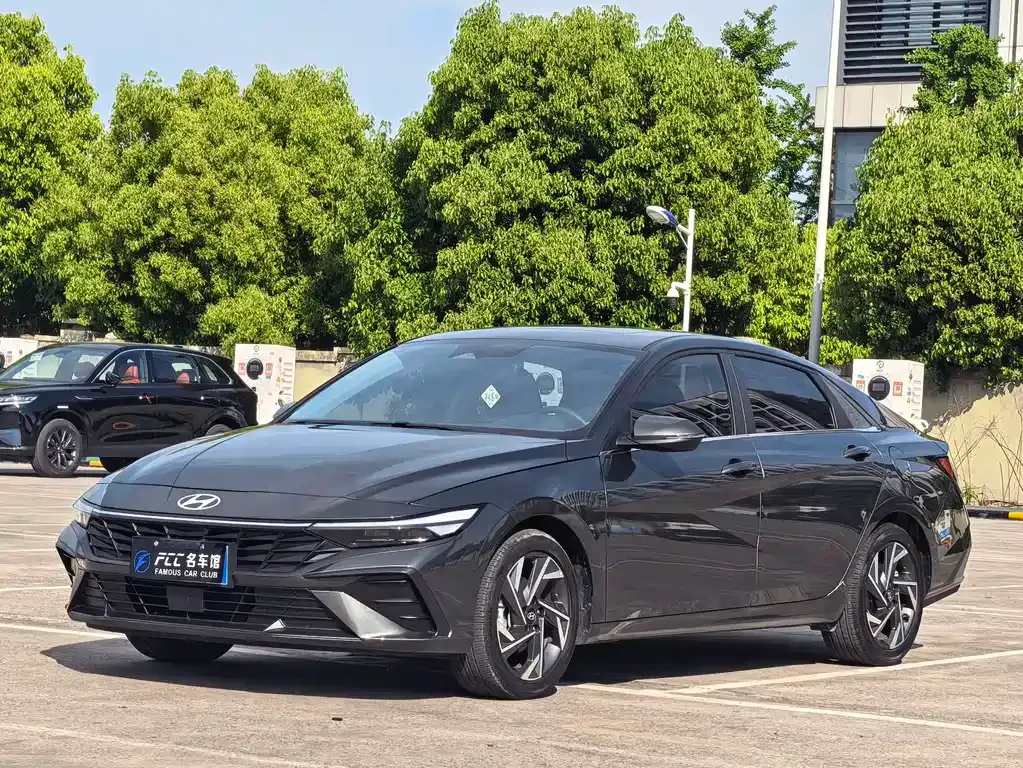 Hyundai Elantra 2024