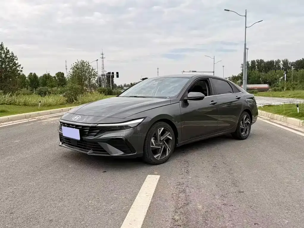 Hyundai Elantra 2024