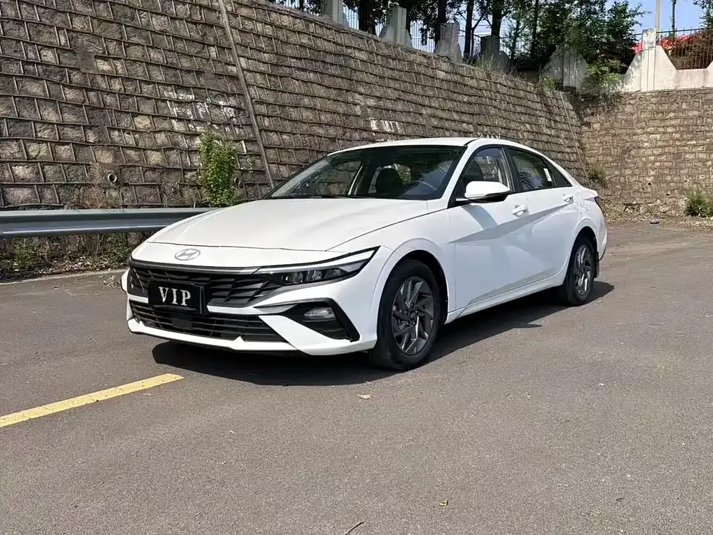 Hyundai Elantra 2024
