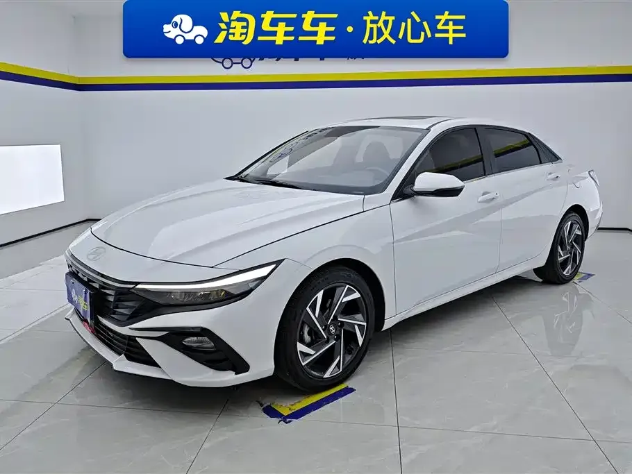 Hyundai Elantra 2024