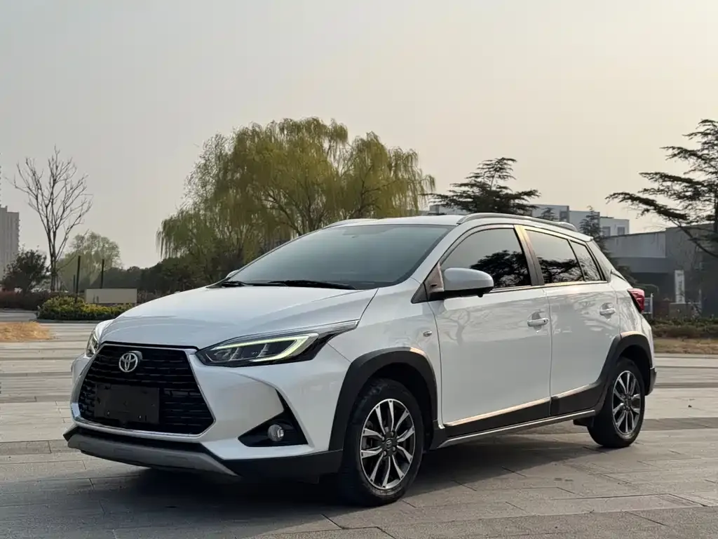 Toyota Yaris L 2023
