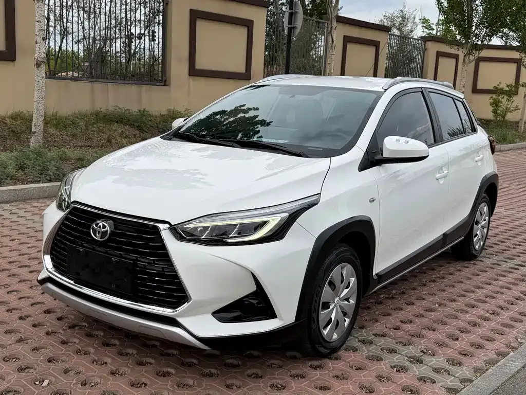 Toyota Yaris L 2022