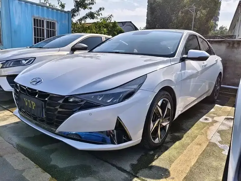 Hyundai Elantra 2022