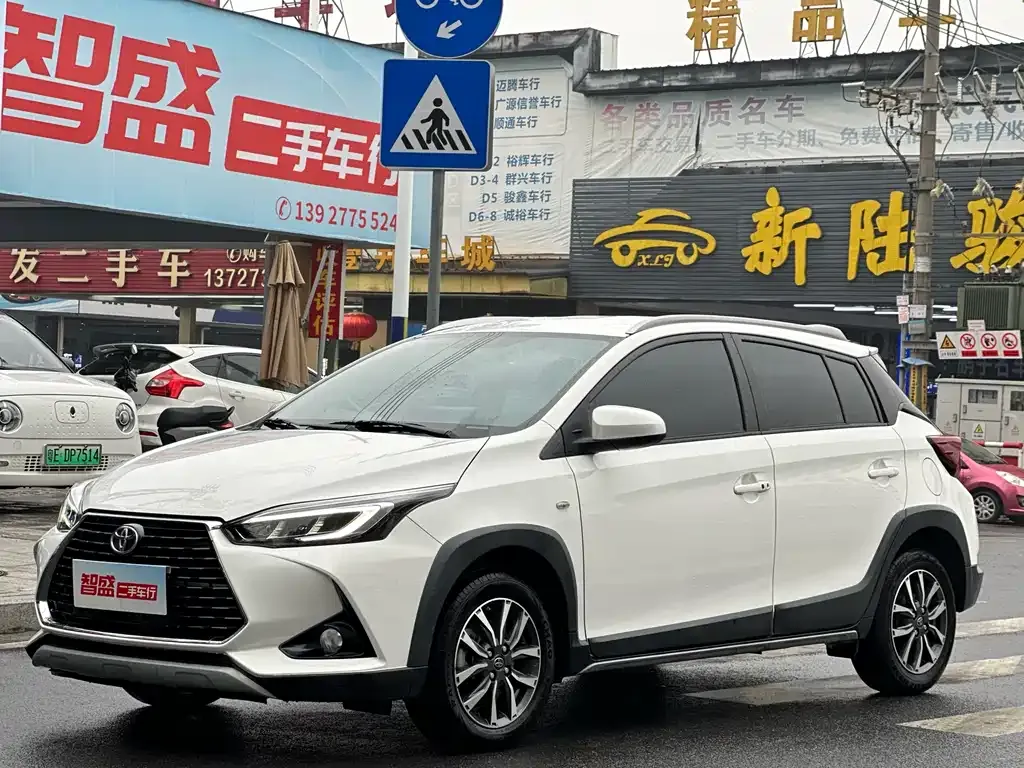 Toyota Yaris L 2022